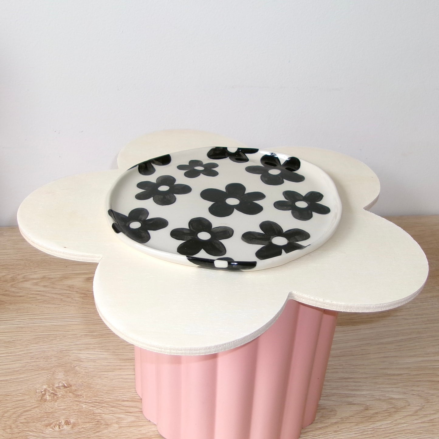 Black Groovy Flower Plate