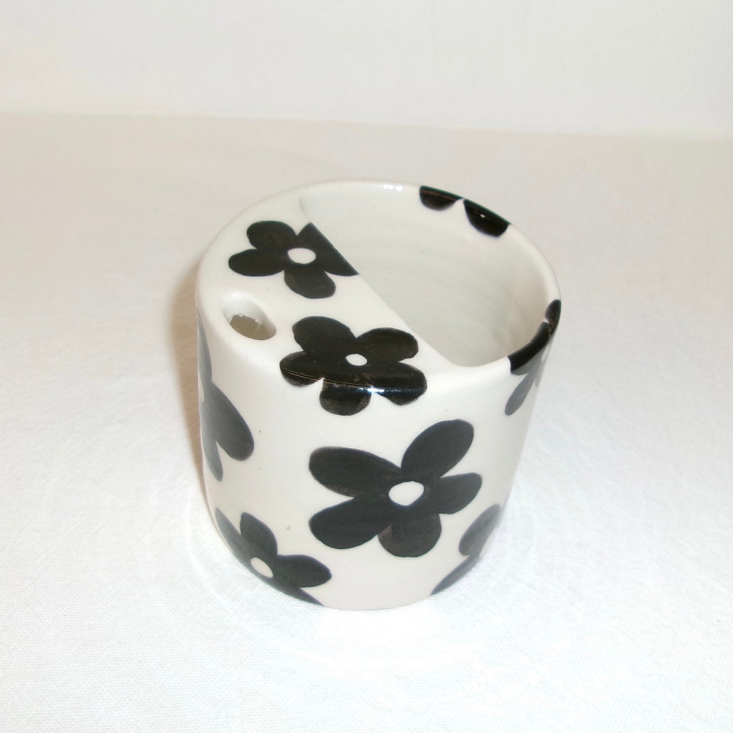 Black Groovy Flower Keep Cup